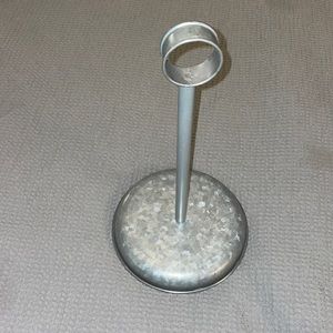 BRAND NEW Metal paper towel holder